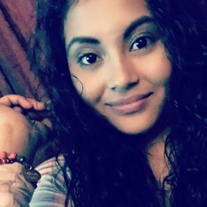 Meet your Posher, Yessenia